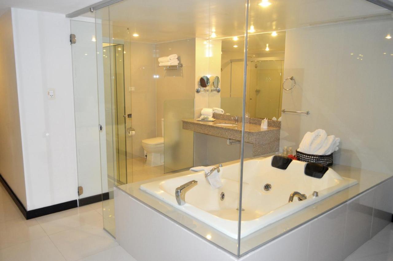 Sun Hotel Warnes Kültér fotó