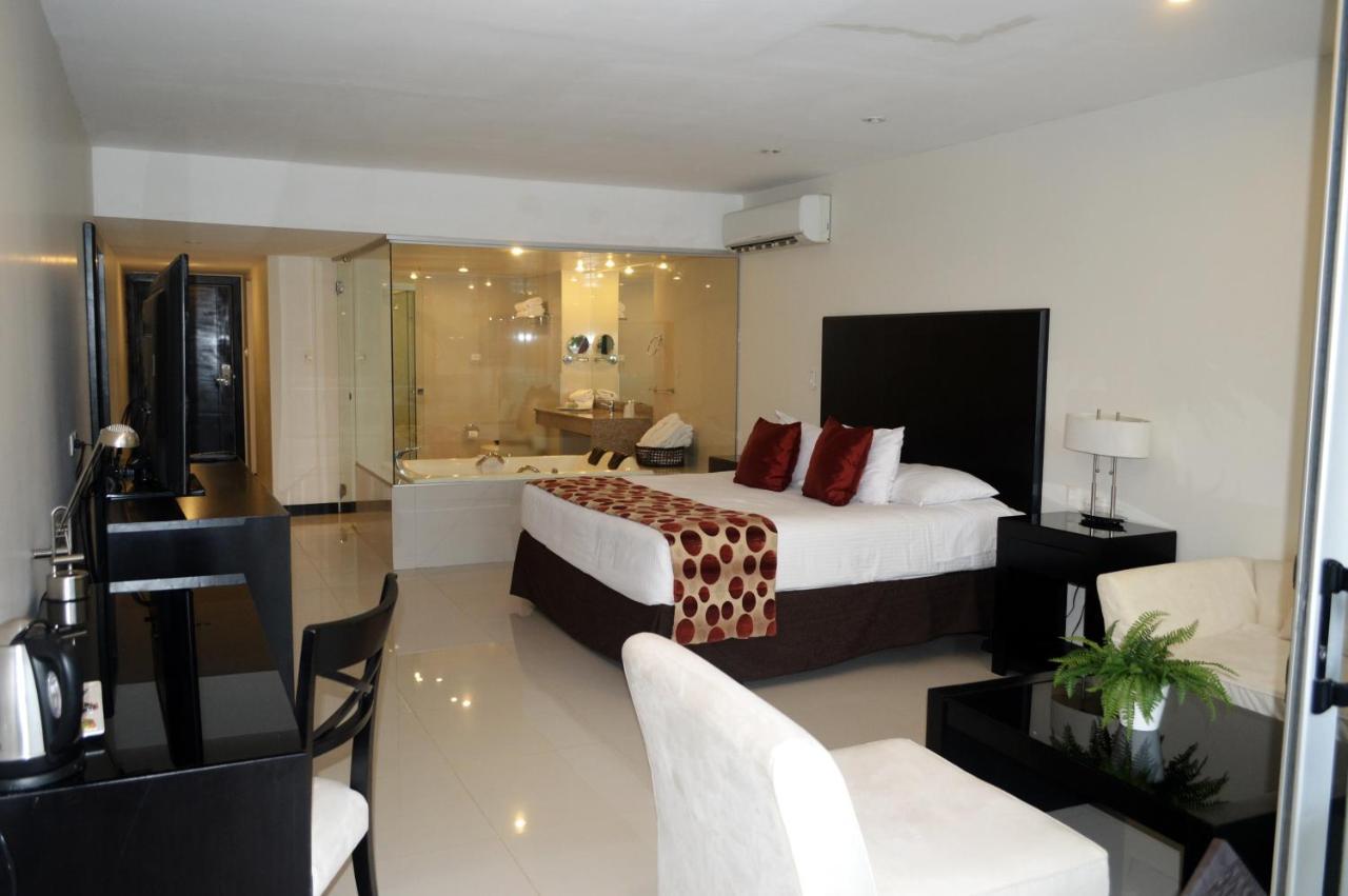 Sun Hotel Warnes Kültér fotó