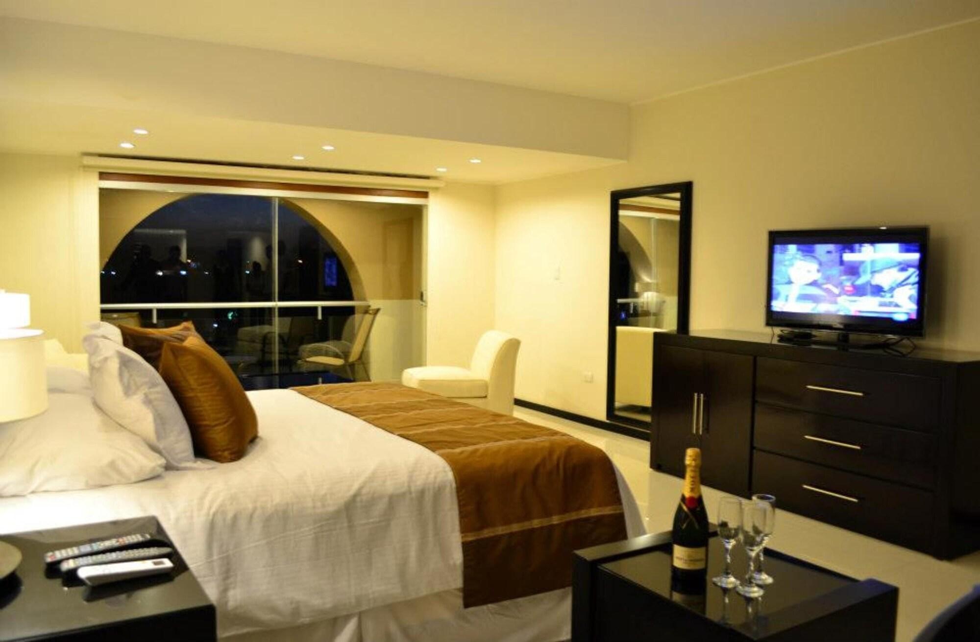 Sun Hotel Warnes Kültér fotó