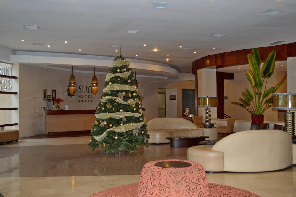 Sun Hotel Warnes Kültér fotó