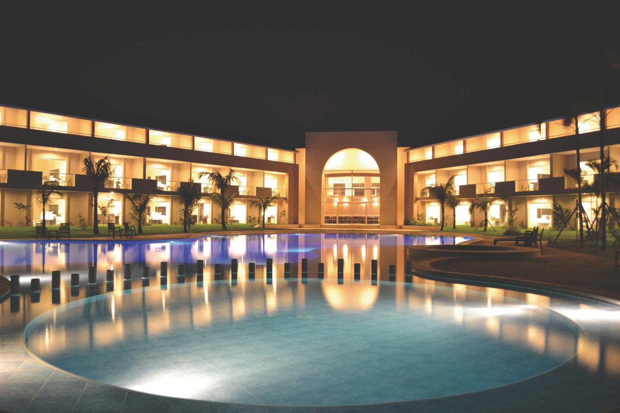 Sun Hotel Warnes Kültér fotó