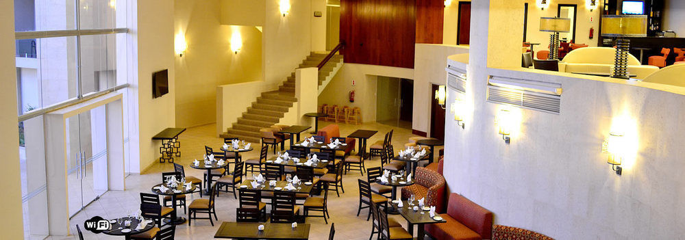 Sun Hotel Warnes Kültér fotó