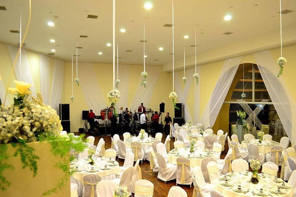 Sun Hotel Warnes Kültér fotó