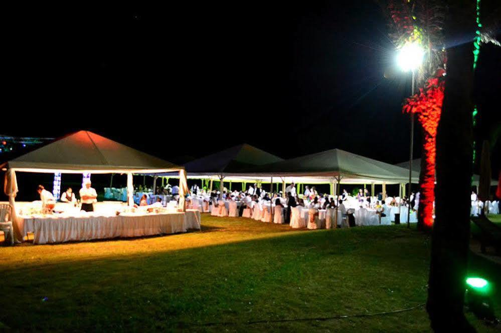 Sun Hotel Warnes Kültér fotó